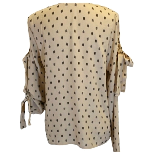 Le Lis Scoop Neck Loose Top Tan EUC Large USA Made Tie Up Sleeves - Picture 4 of 9